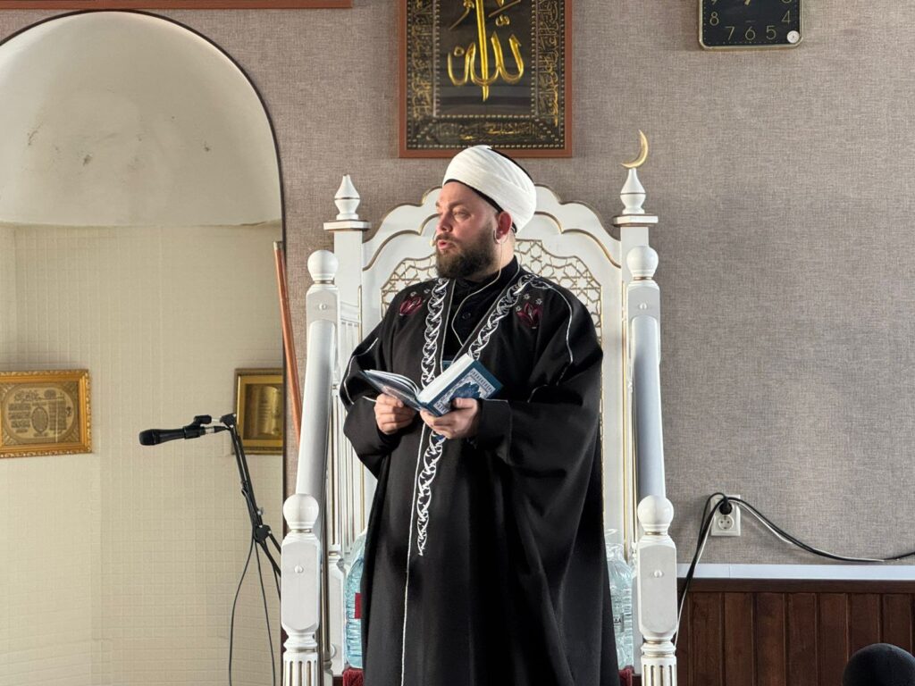 Муфтий Дальнего Востока провел пятничную молитву в молельном доме «Махалля Южная»