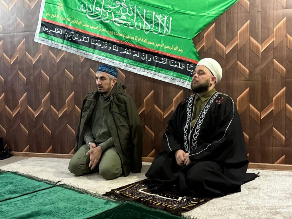 Муфтий Дальнего Востока посетил открытие блиндажной мечети в зоне СВО