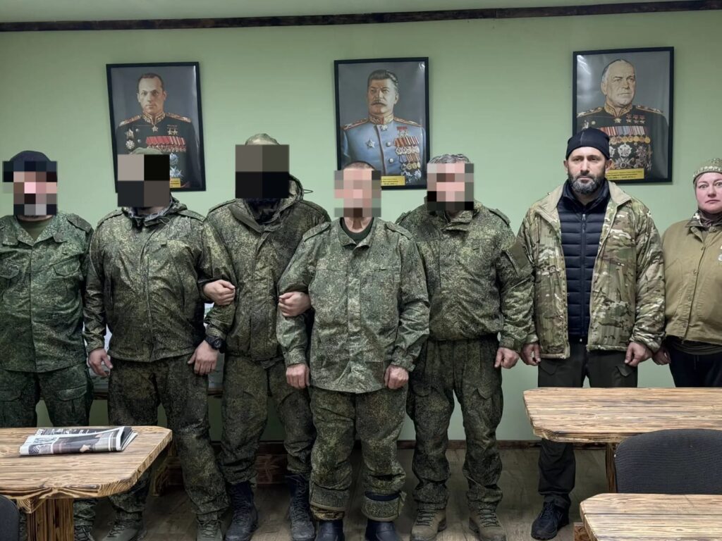 Духовная поддержка военнослужащих: служители ДУМ ДВ посетили гвардейский полк в зоне СВО