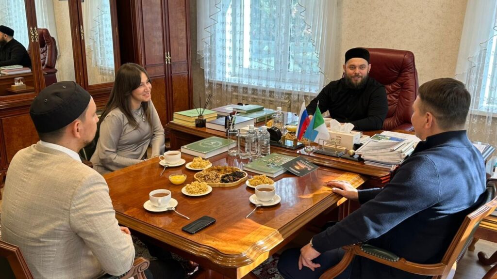 В Хабаровске прошла встреча Муфтия ДВ с руководителем общественной организации «Милосердие»